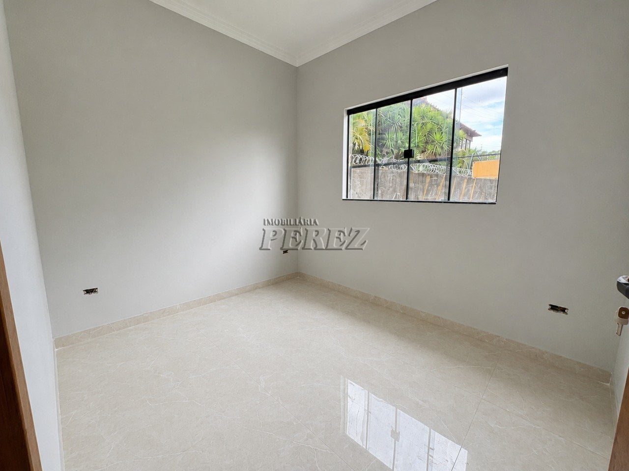 Casa à venda na região leste de Londrina