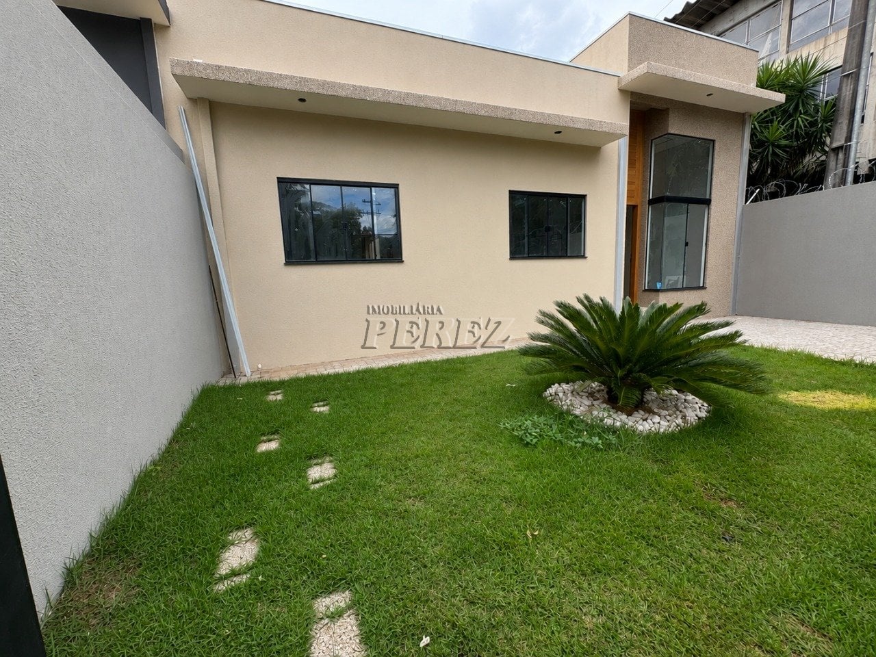 Casa à venda na região leste de Londrina