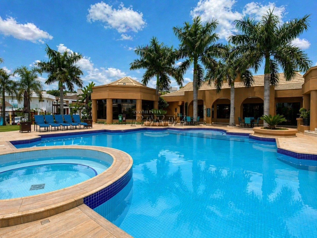 Sobrado à venda na região sul de Londrina - Royal Maison Residence & Resort