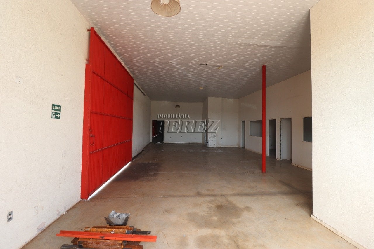 Barracão com patio para alugar no centro de Londrina - Jardim Guaporé