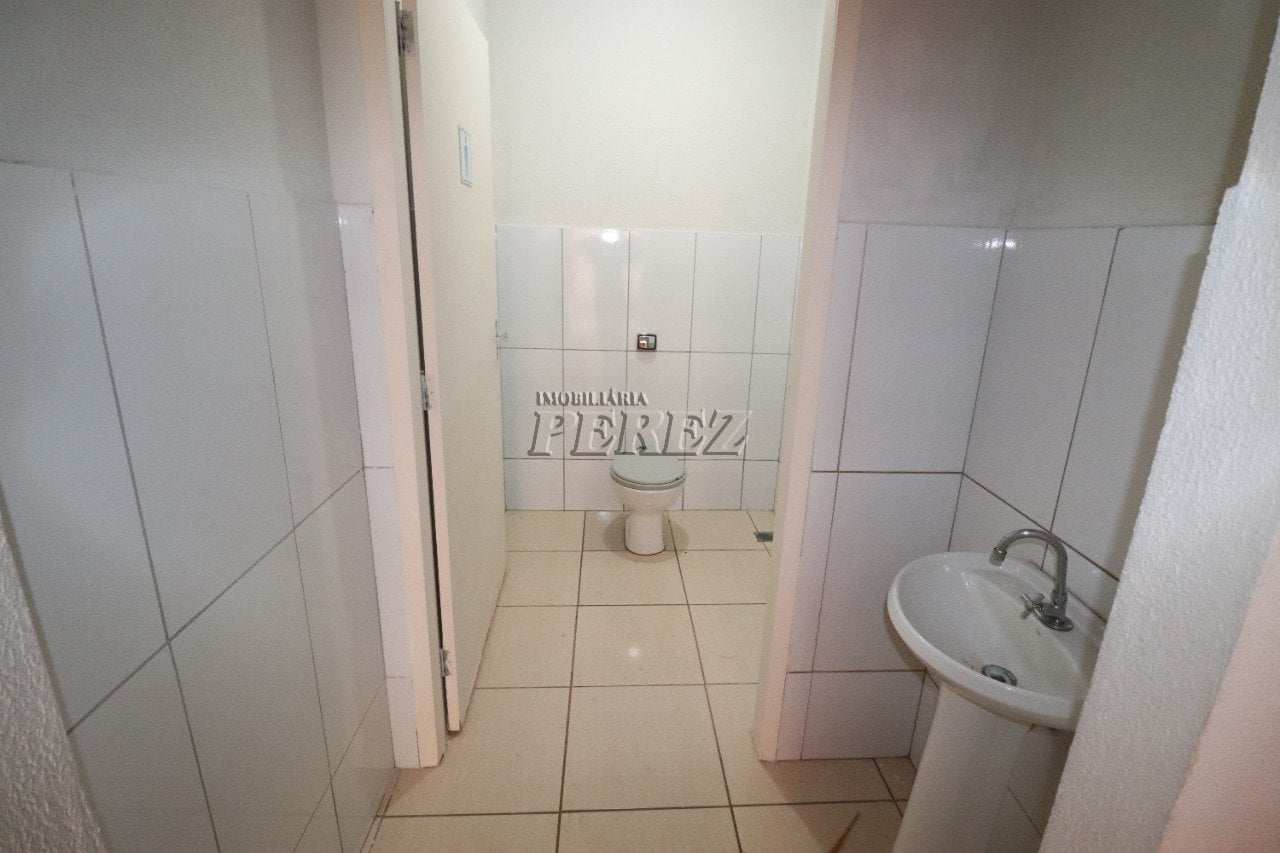 Barracão com patio para alugar no centro de Londrina - Jardim Guaporé