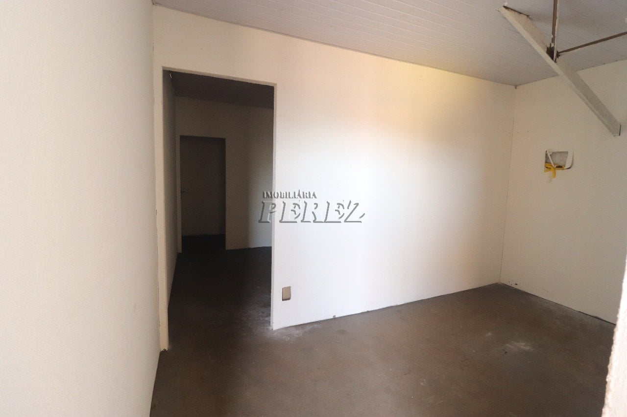 Barracão com patio para alugar no centro de Londrina - Jardim Guaporé