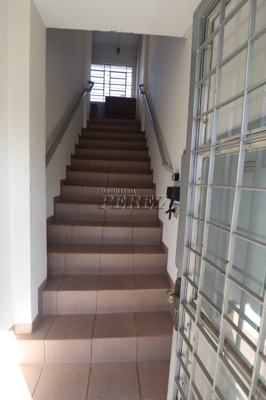 Sala comercial para alugar no Edifício Maria Renilda no centro de Londrina.