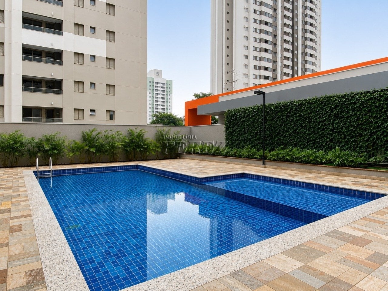 Apartamento à venda no Edifício Malibu na região sul de Londrina - Aurora