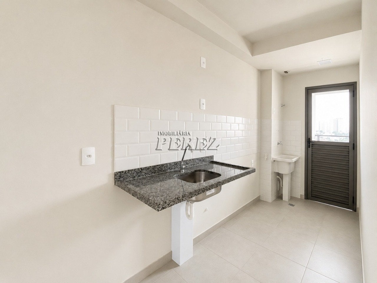 Apartamento à venda no Edifício Malibu na região sul de Londrina - Aurora