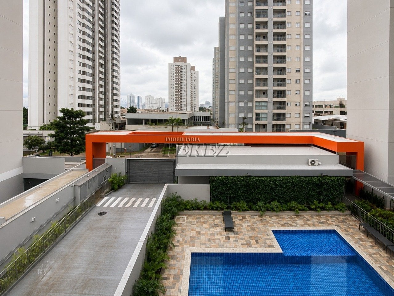Apartamento à venda no Edifício Malibu na região sul de Londrina - Aurora