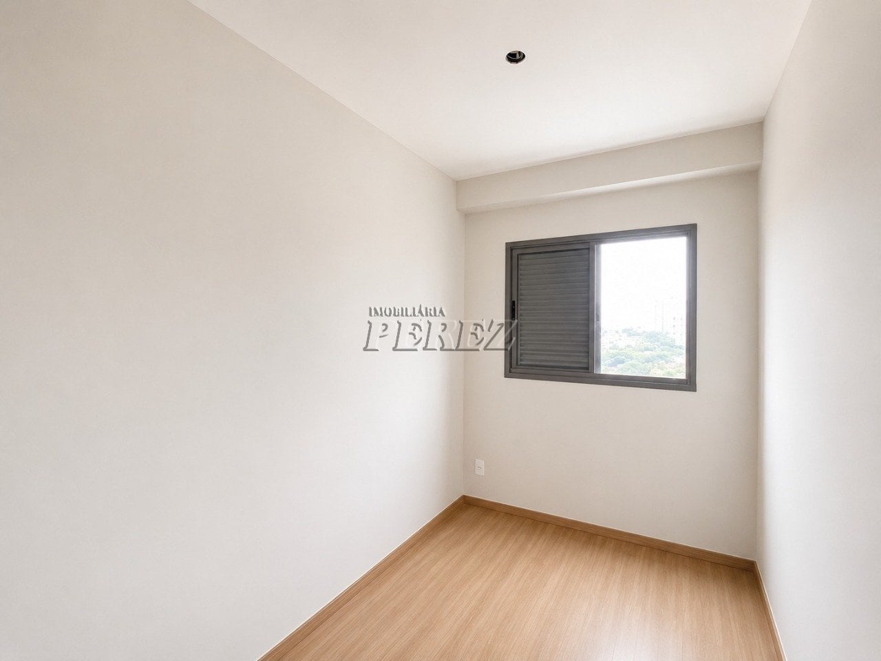 Apartamento à venda no Edifício Malibu na região sul de Londrina - Aurora