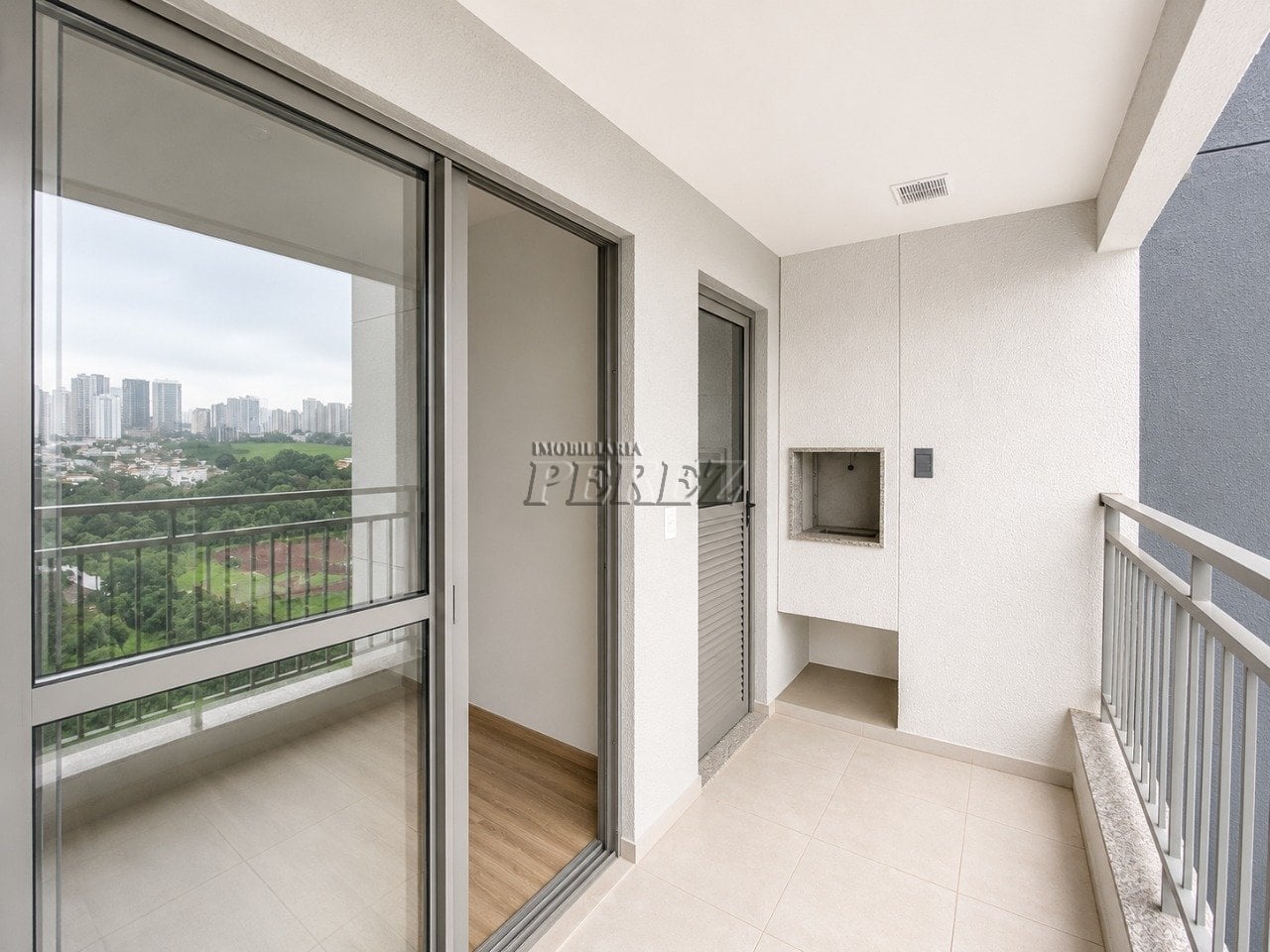 Apartamento à venda no Edifício Malibu na região sul de Londrina - Aurora