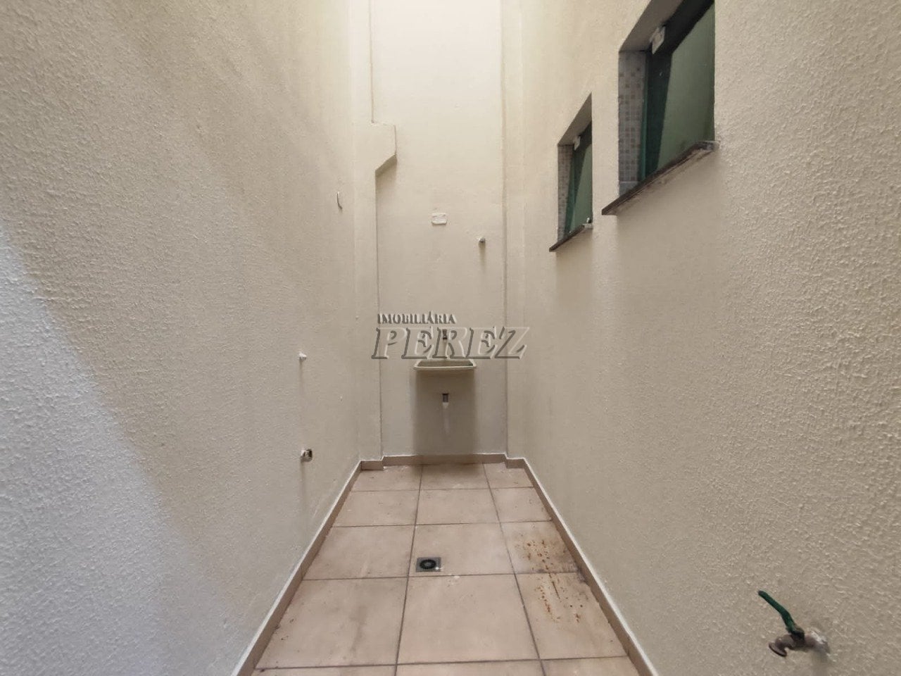 Galpão / Depósito / Armazém para alugar, 218m² - Jardim Belo Horizonte