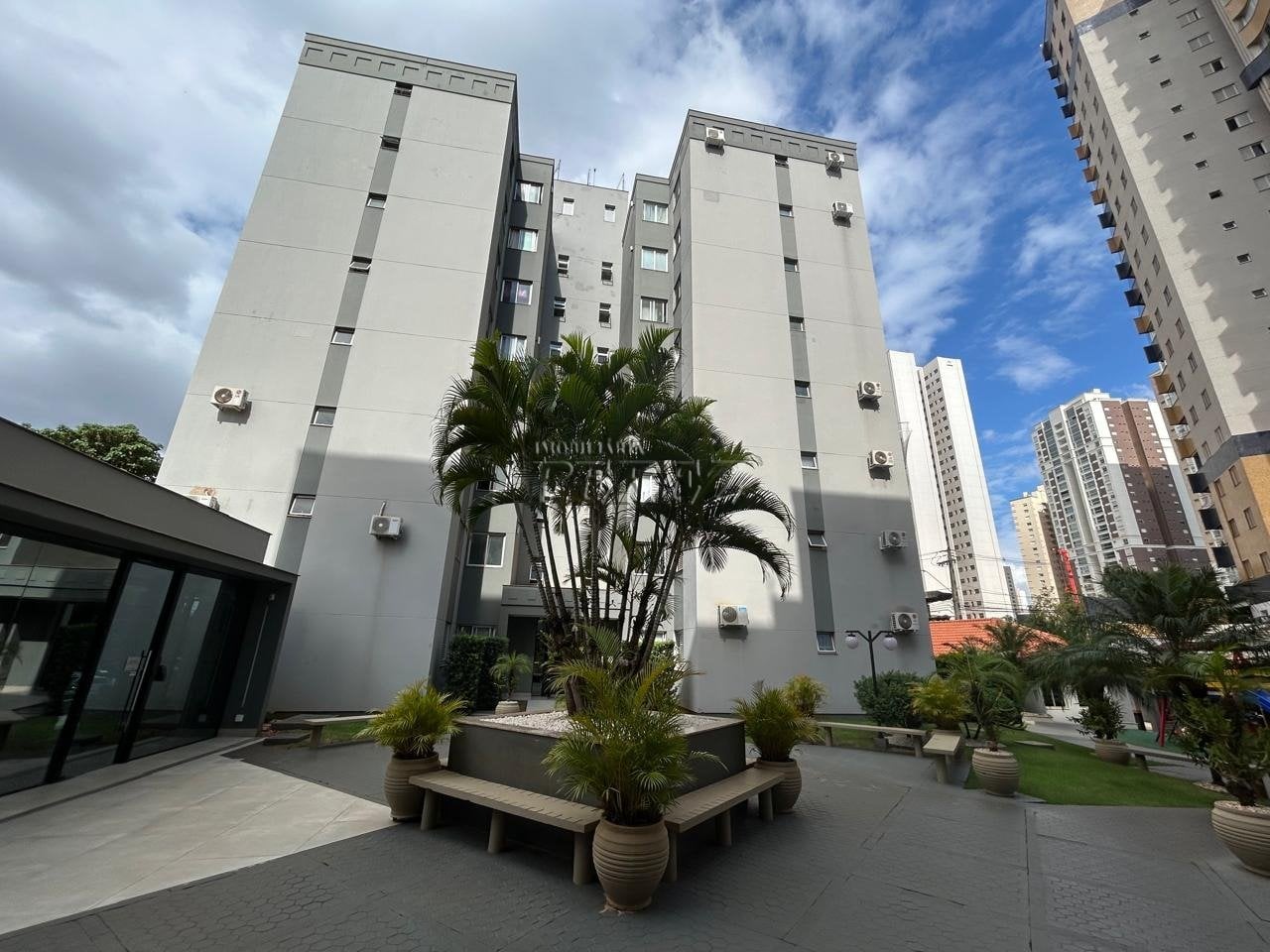 Apartamento para alugar no Residencial Saint Raphael na região sul de Londrina - Gleba Palhano