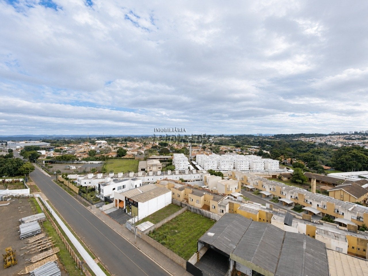 Apartamento à venda e locação no Edifício Vibe, região Sul de Londrina