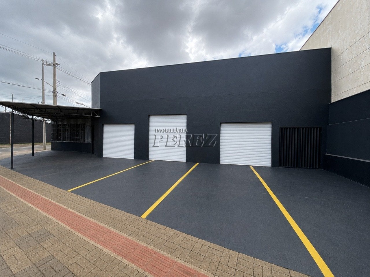 Sala comercial para alugar na Av. Saul Elkind na região norte de Londrina