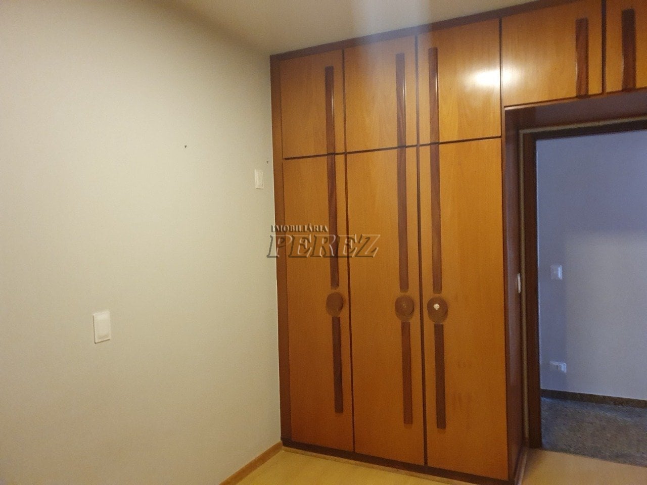 Apartamento à venda no Edifício Residencial Rio de Janeiro no centro de Londrina