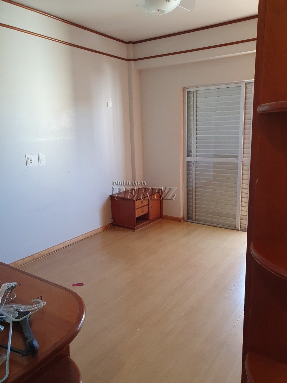 Apartamento à venda no Edifício Residencial Rio de Janeiro no centro de Londrina