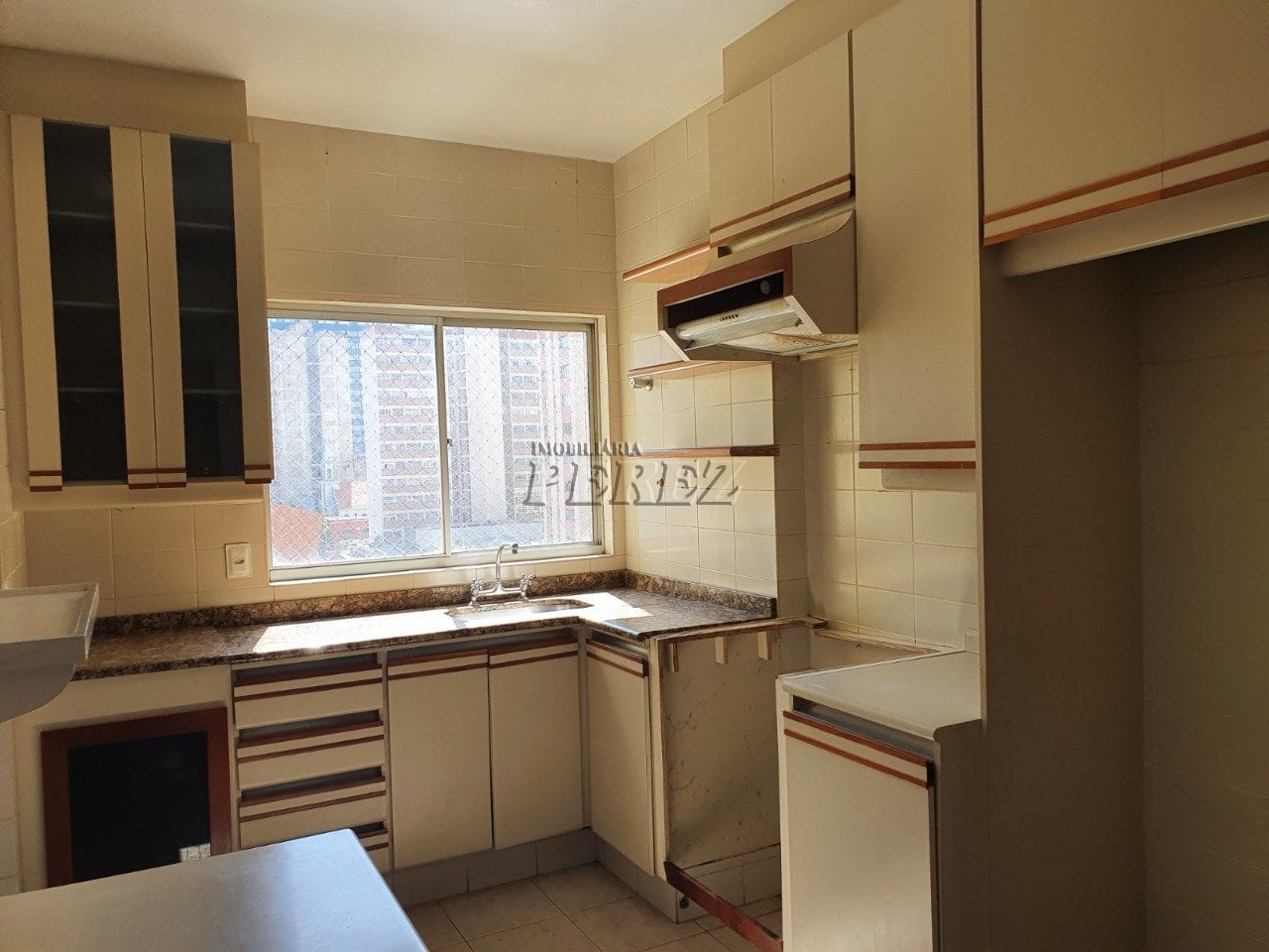 Apartamento à venda no Edifício Residencial Rio de Janeiro no centro de Londrina
