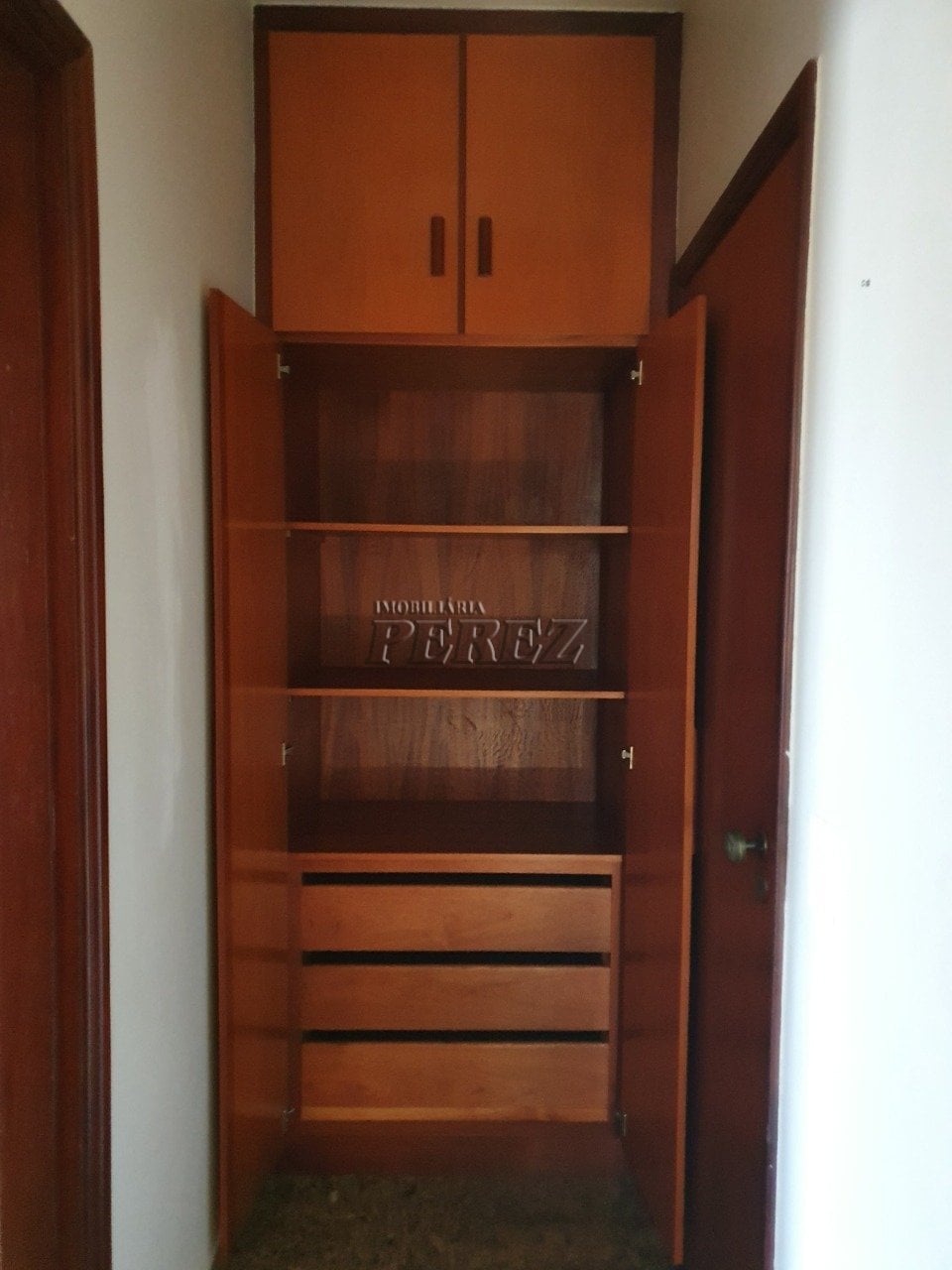 Apartamento à venda no Edifício Residencial Rio de Janeiro no centro de Londrina
