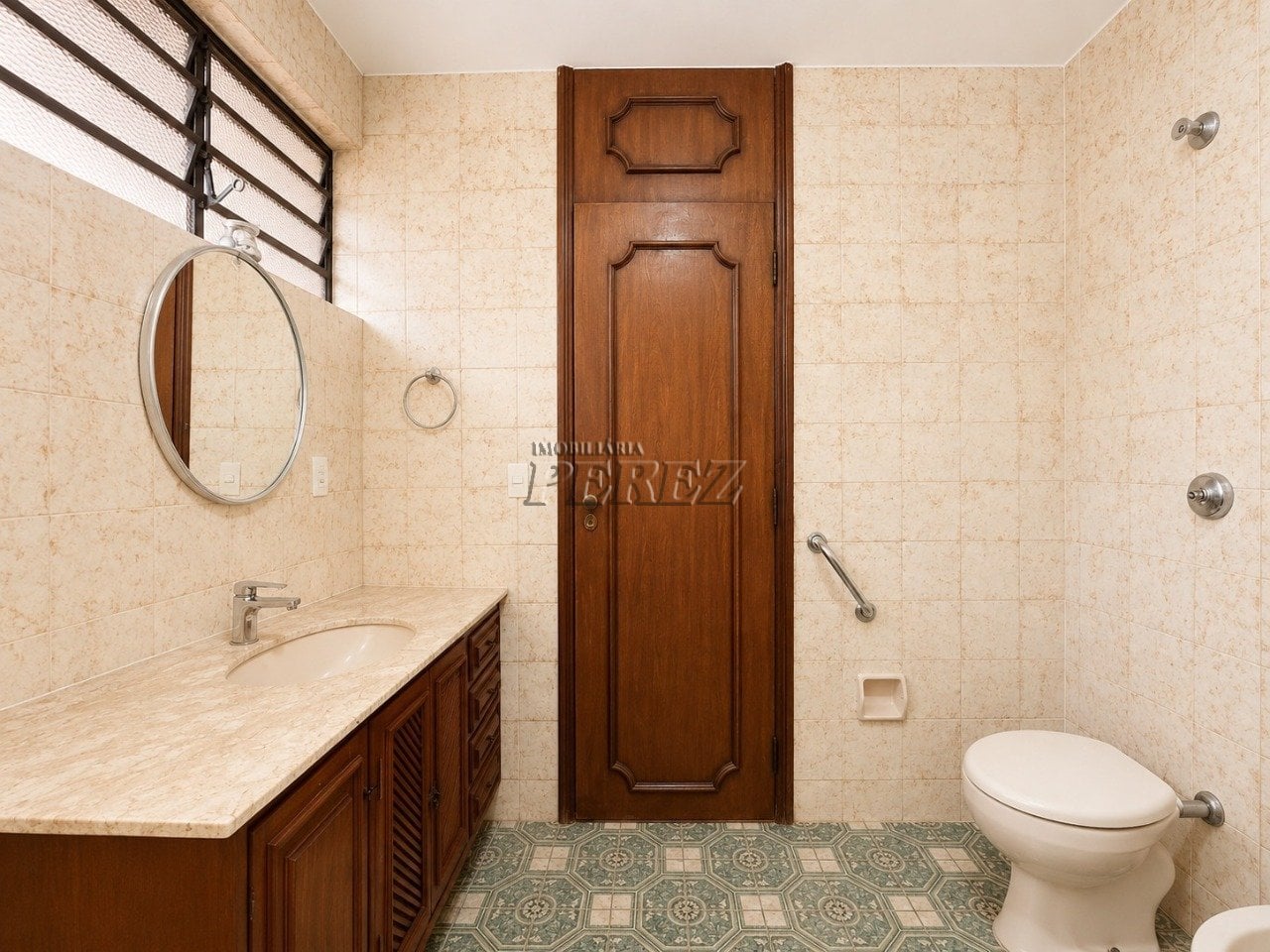Casa à venda no Jardim Shangri-la A - Região oeste de Londrina