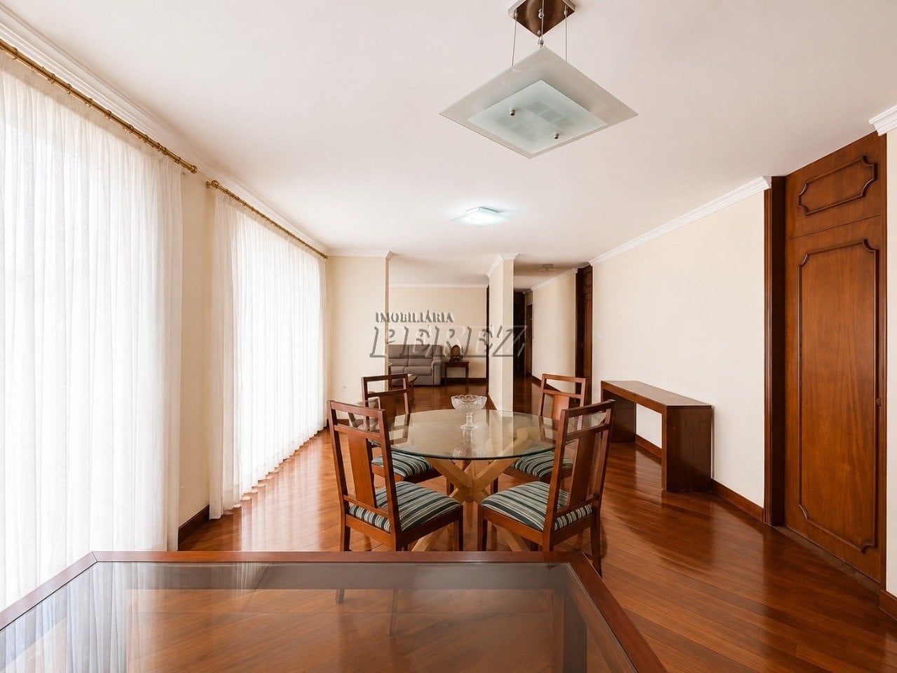 Casa à venda no Jardim Shangri-la A - Região oeste de Londrina