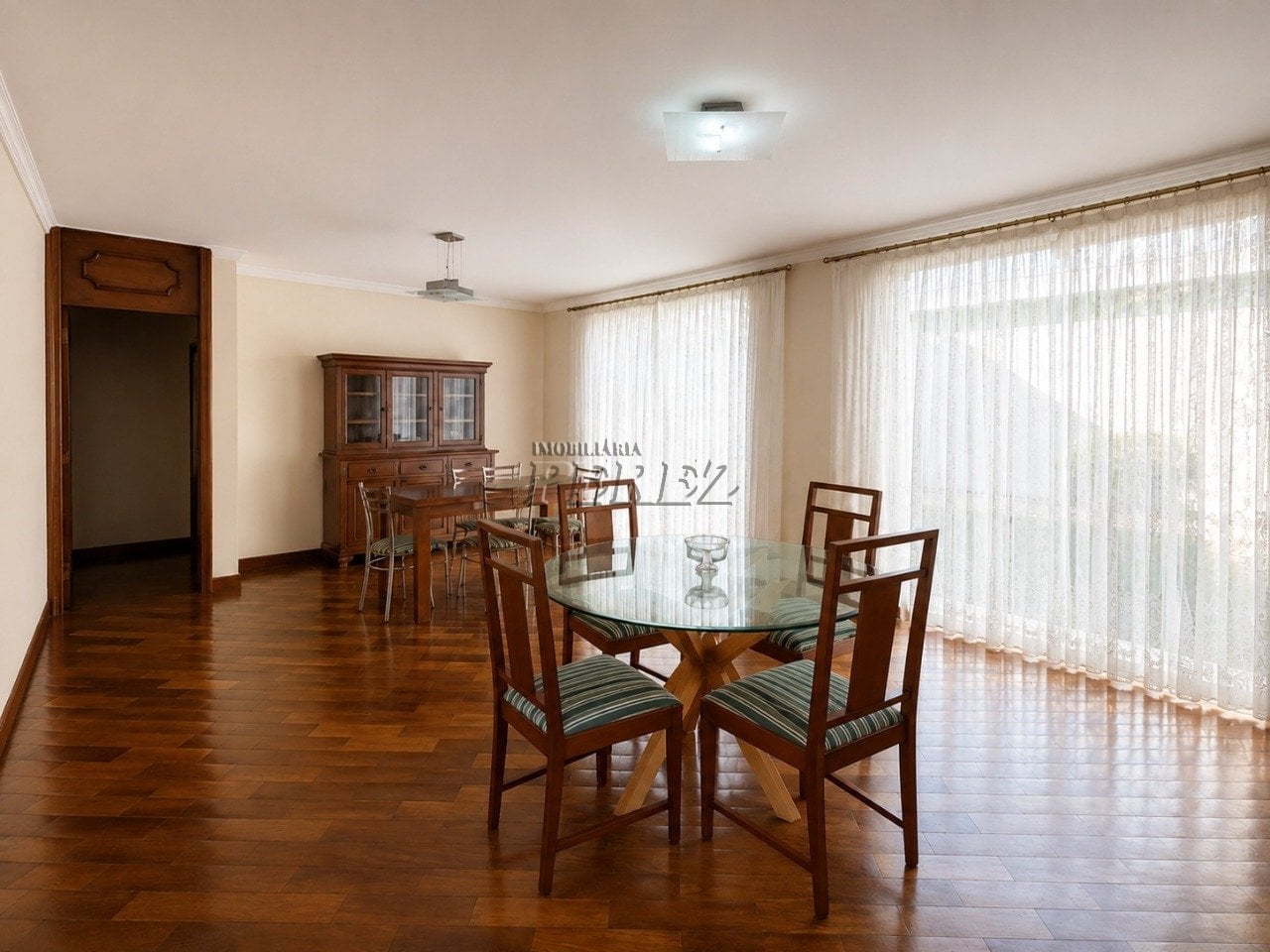 Casa à venda no Jardim Shangri-la A - Região oeste de Londrina