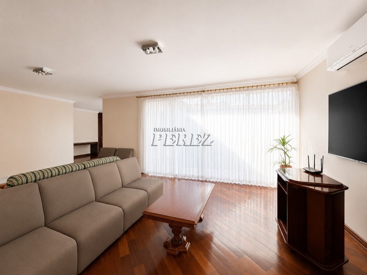 Casa à venda no Jardim Shangri-la A - Região oeste de Londrina