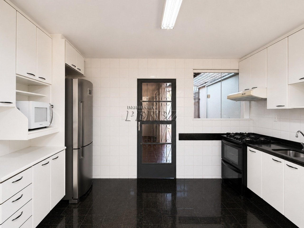 Casa à venda no Jardim Shangri-la A - Região oeste de Londrina