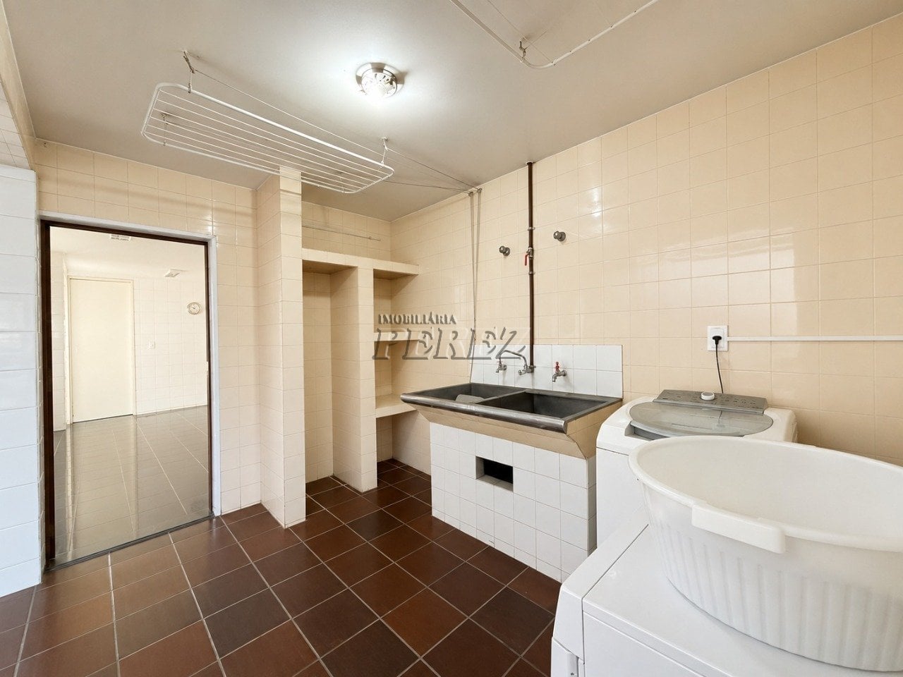 Casa à venda no Jardim Shangri-la A - Região oeste de Londrina