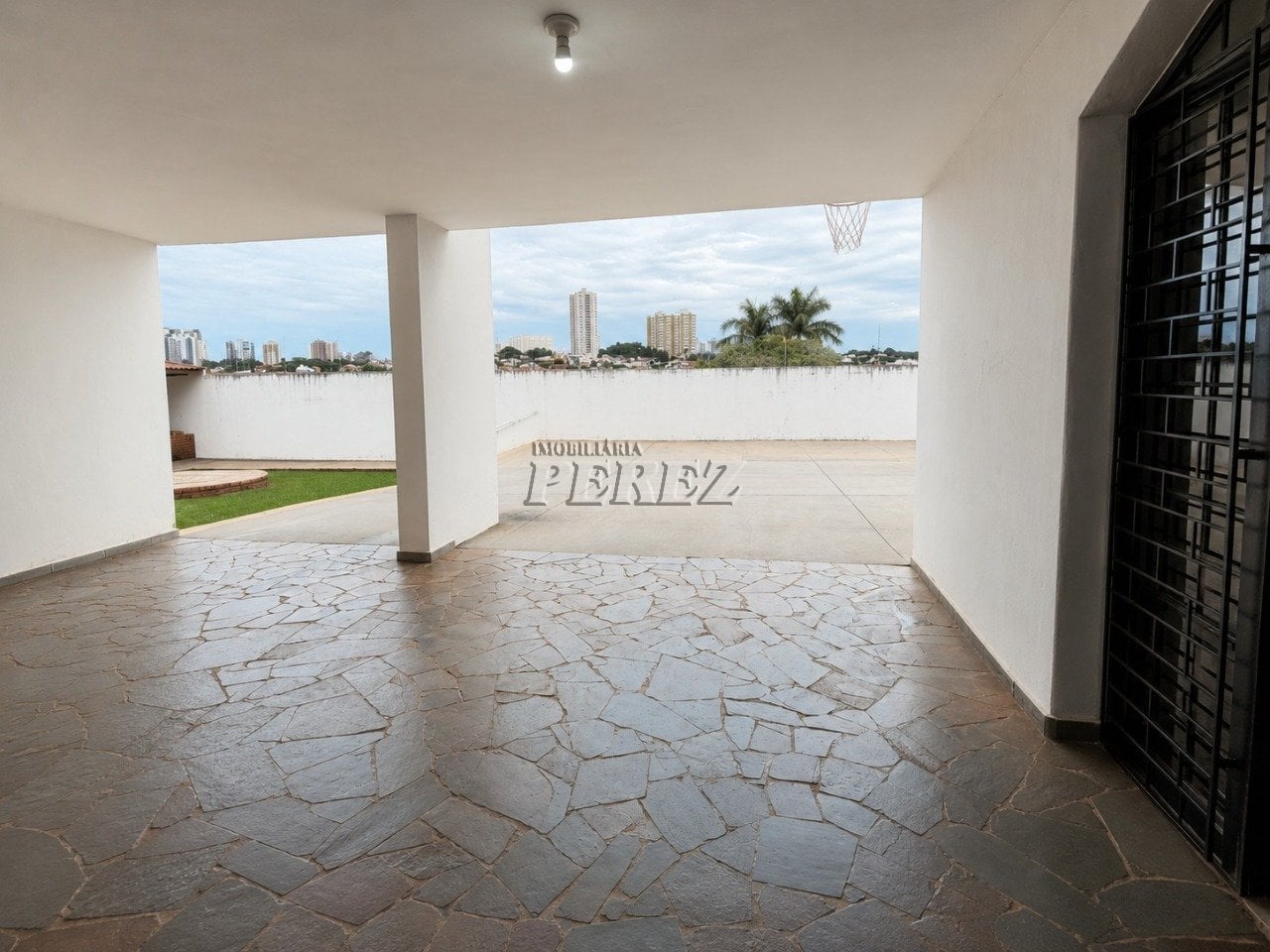 Casa à venda no Jardim Hedy - Região oeste de Londrina