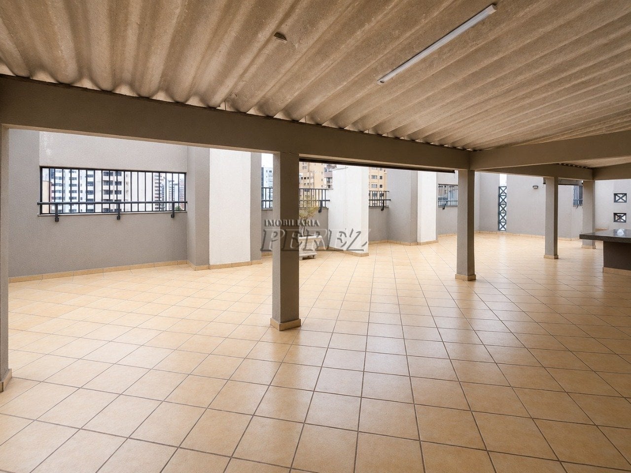 Apartamento à venda no Edifício Bela Cintra - Rua Paranaguá no centro de Londrina