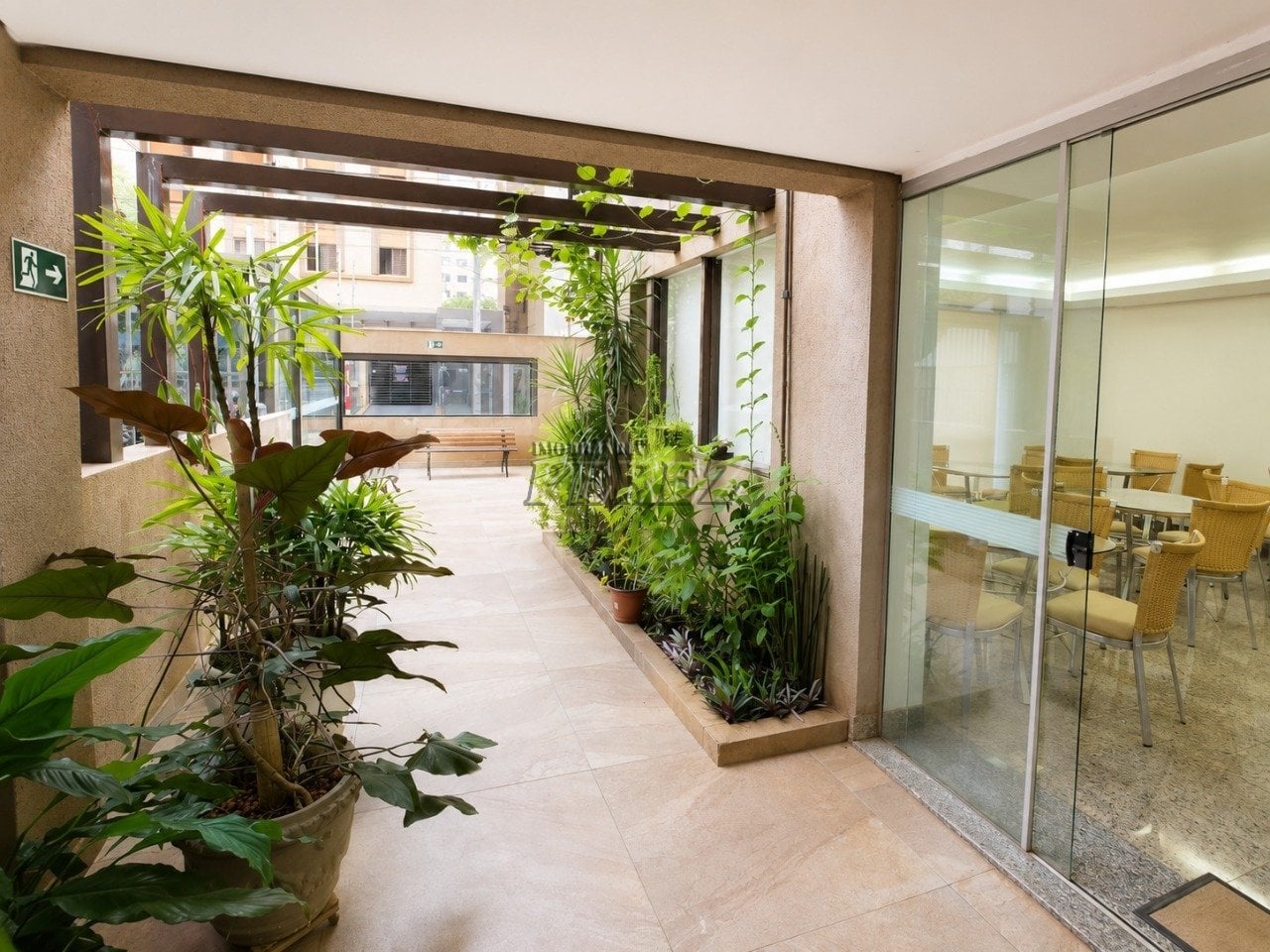 Apartamento à venda no Edifício Bela Cintra - Rua Paranaguá no centro de Londrina