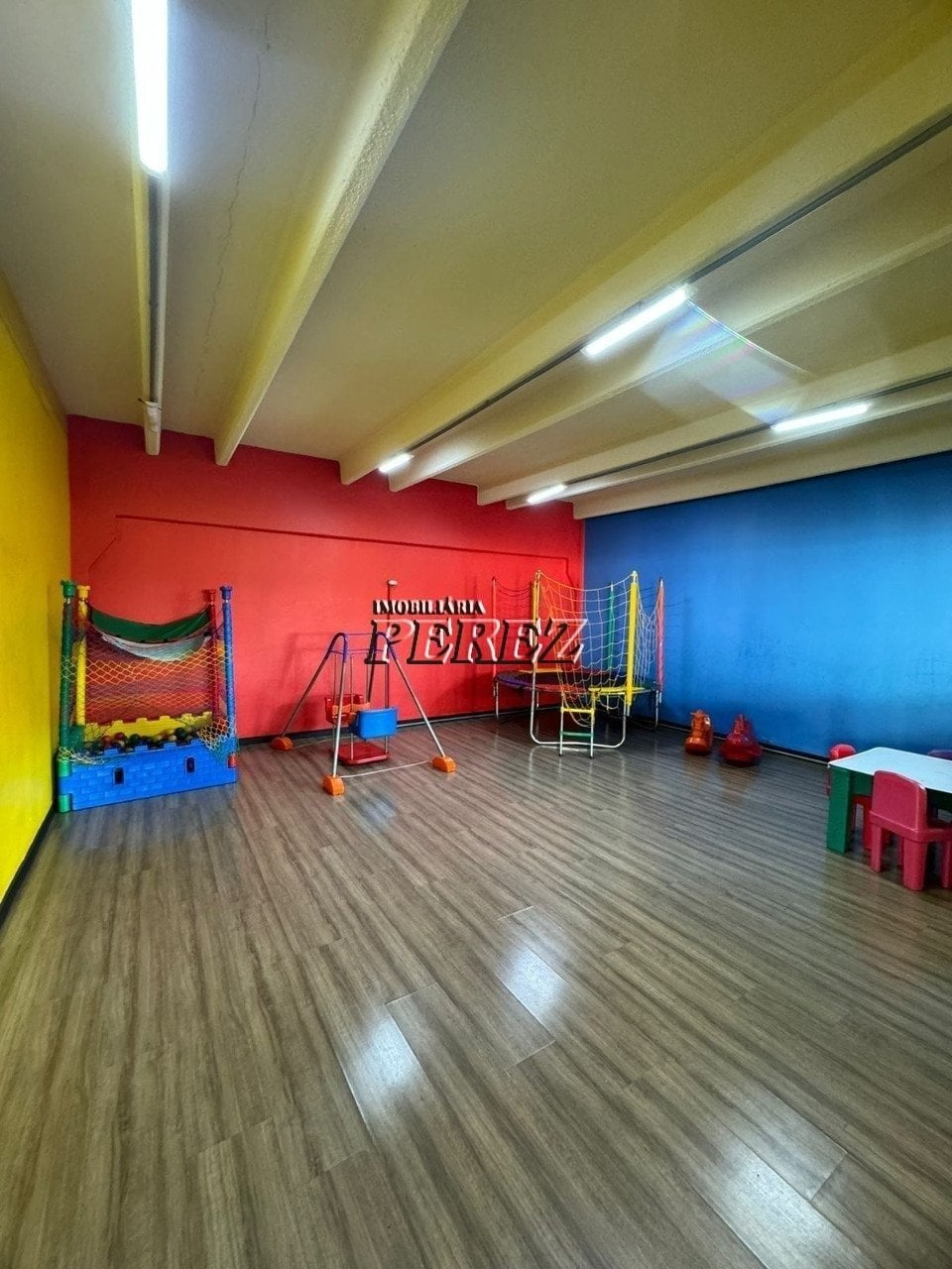 Apartamento mobiliado para alugar no Spazio Louvre na região oeste de Londrina