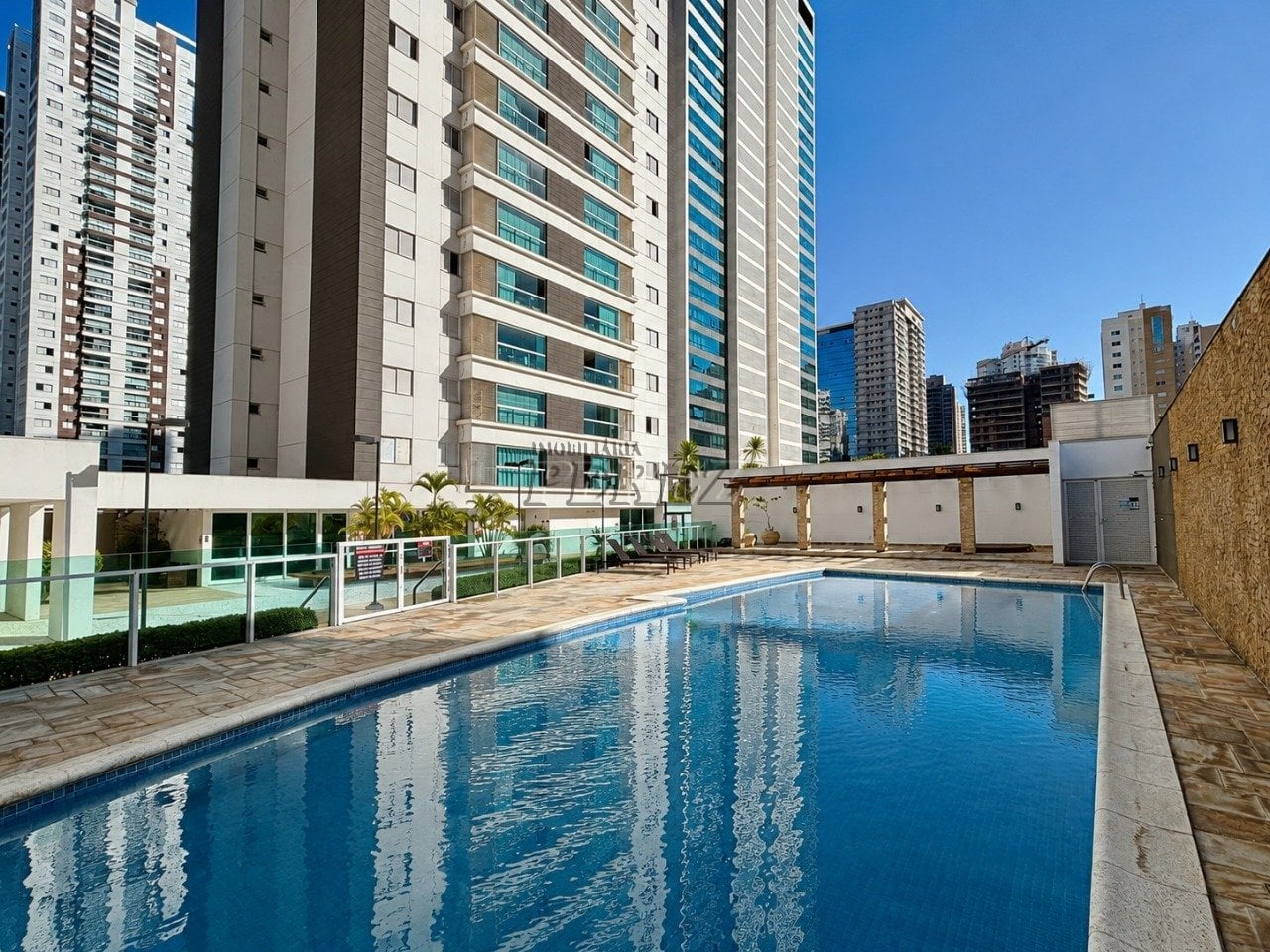 Apartamento para venda e locação na Gleba Palhano - Condomínio Aria Residence
