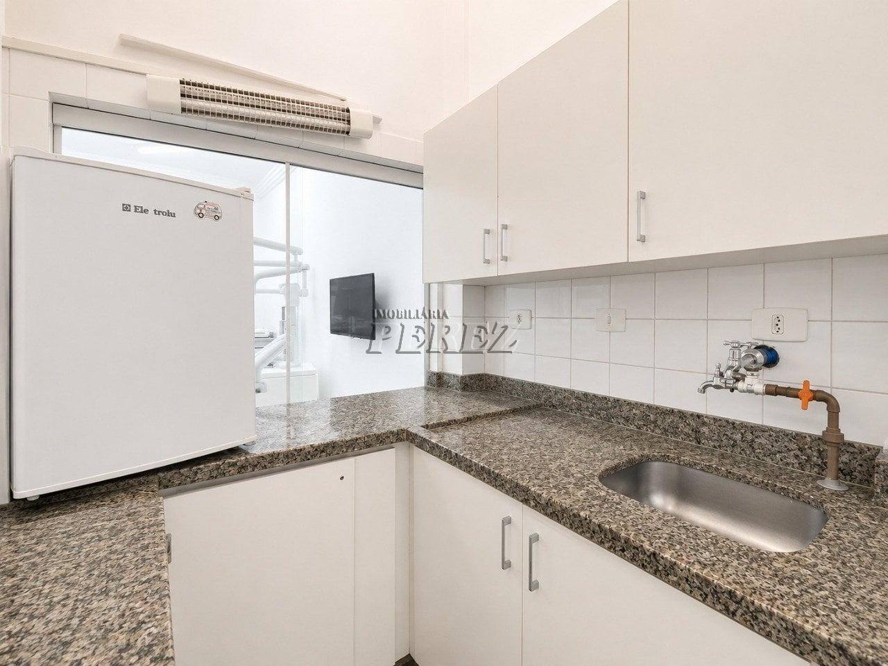 Sala comercial mobiliada para alugar na região central de Londrina