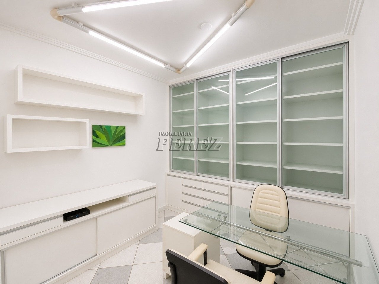 Sala comercial mobiliada para alugar na região central de Londrina