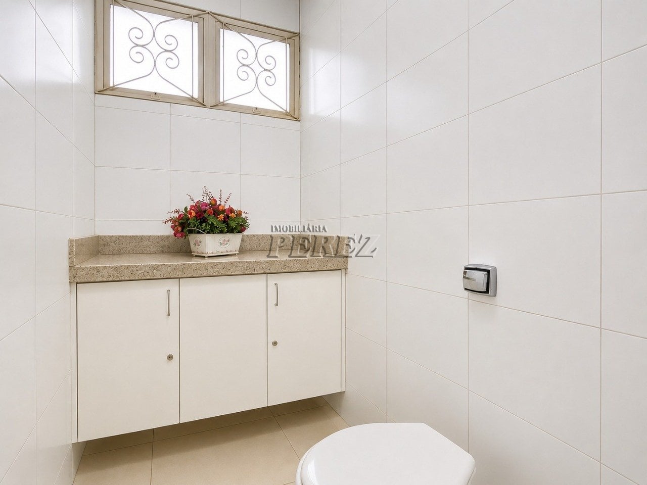 Sala comercial mobiliada para alugar na região central de Londrina