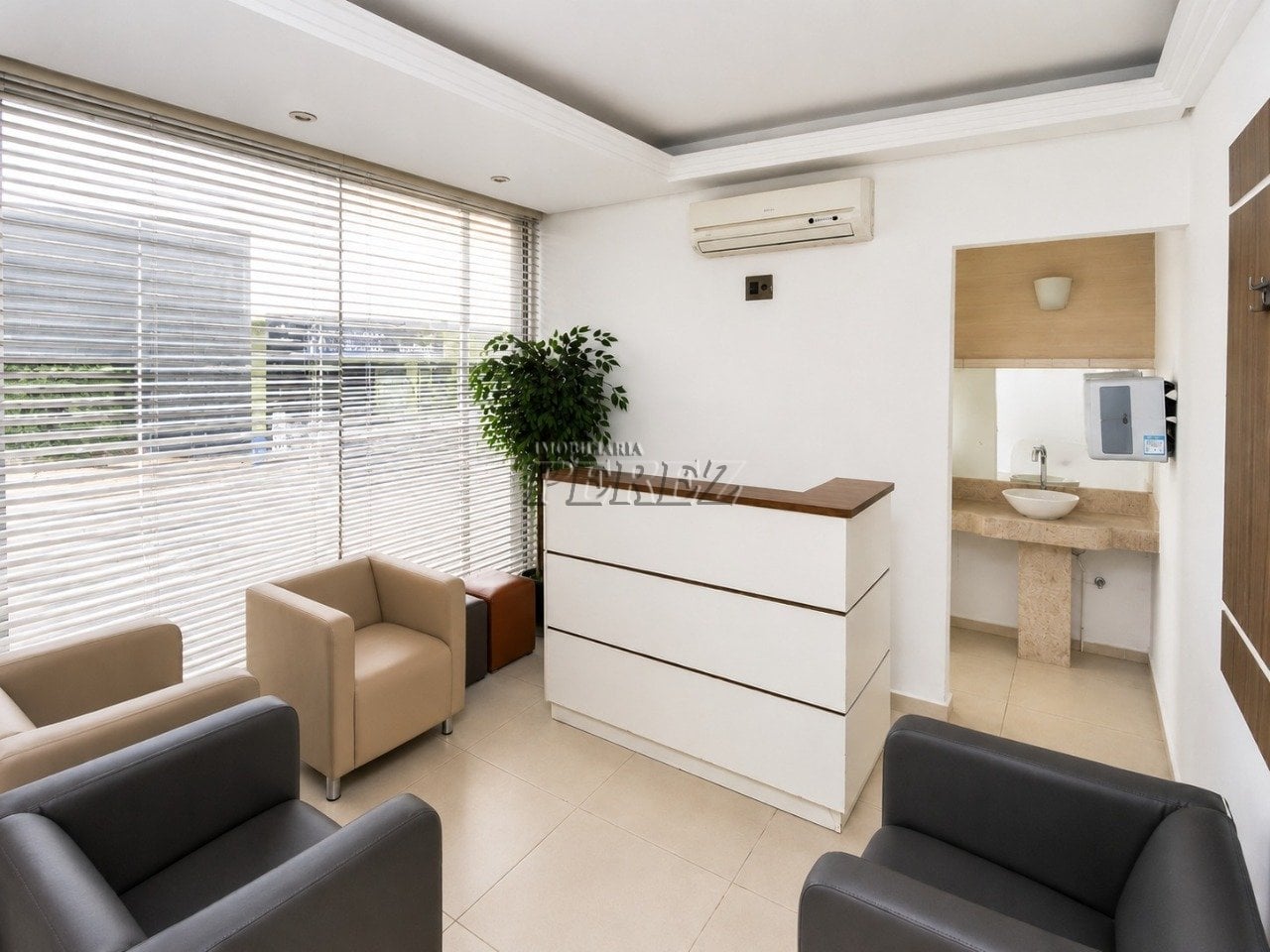Sala comercial mobiliada para alugar na região central de Londrina