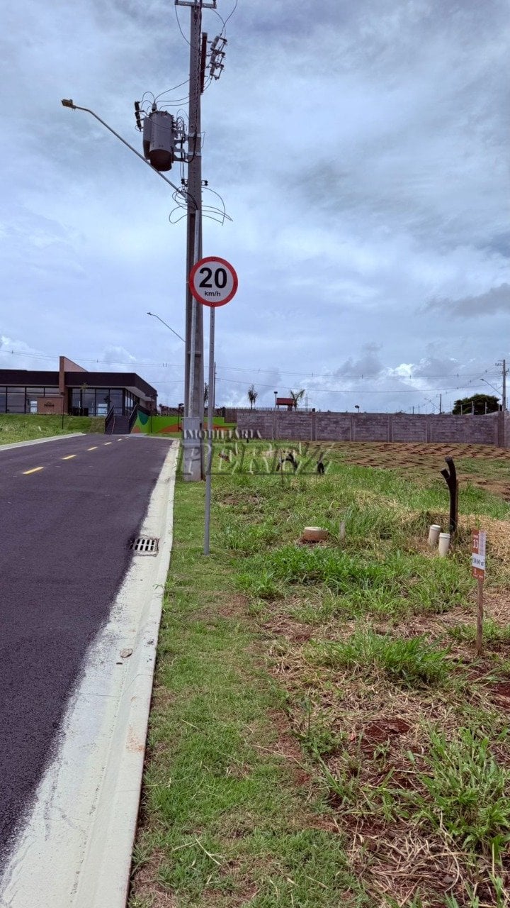 Terreno à venda no Condomínio Tauá Village - Parque Tauá