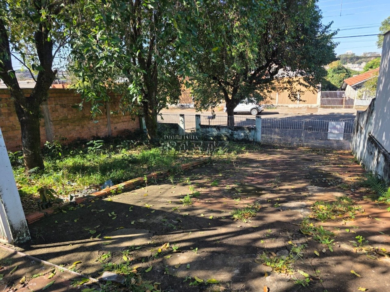 Casa à venda no Jardim Industrial, região oeste de Londrina