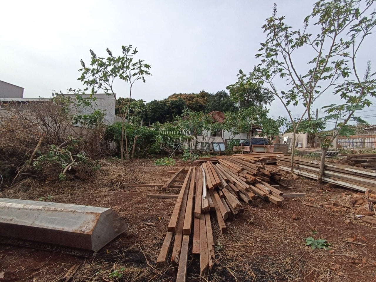 Terreno à venda no centro de Londrina - Portuguesa