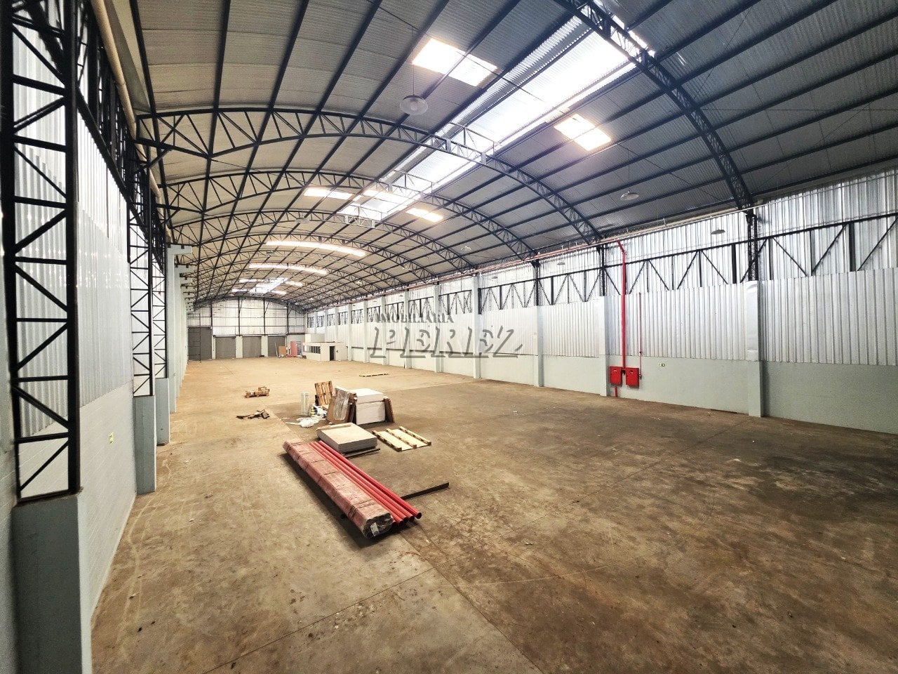Barracão para alugar no Jardim Alpes, região norte de Londrina