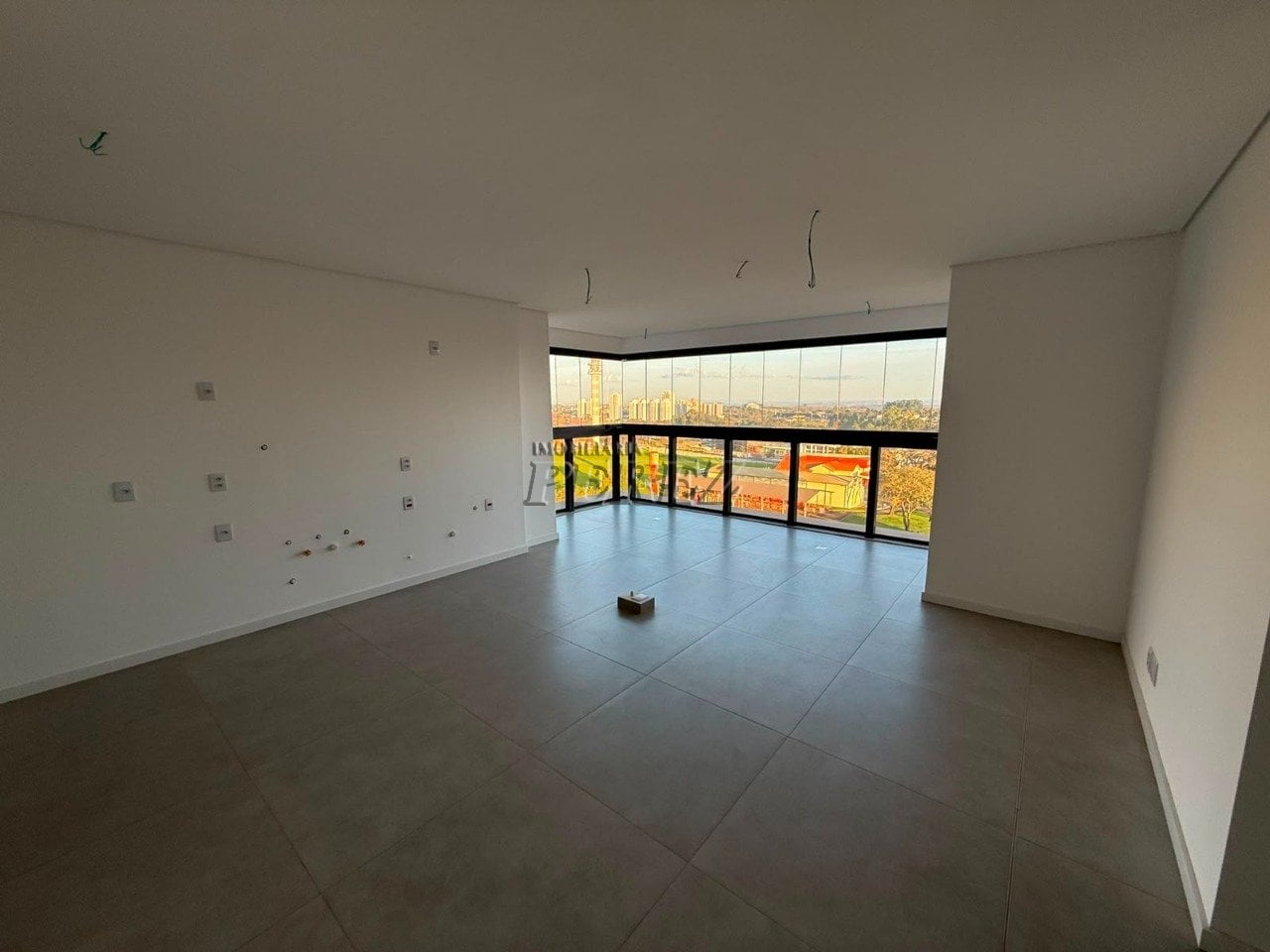 Apartamento à venda no You 180, na região sul de Londrina - Gleba Palhano