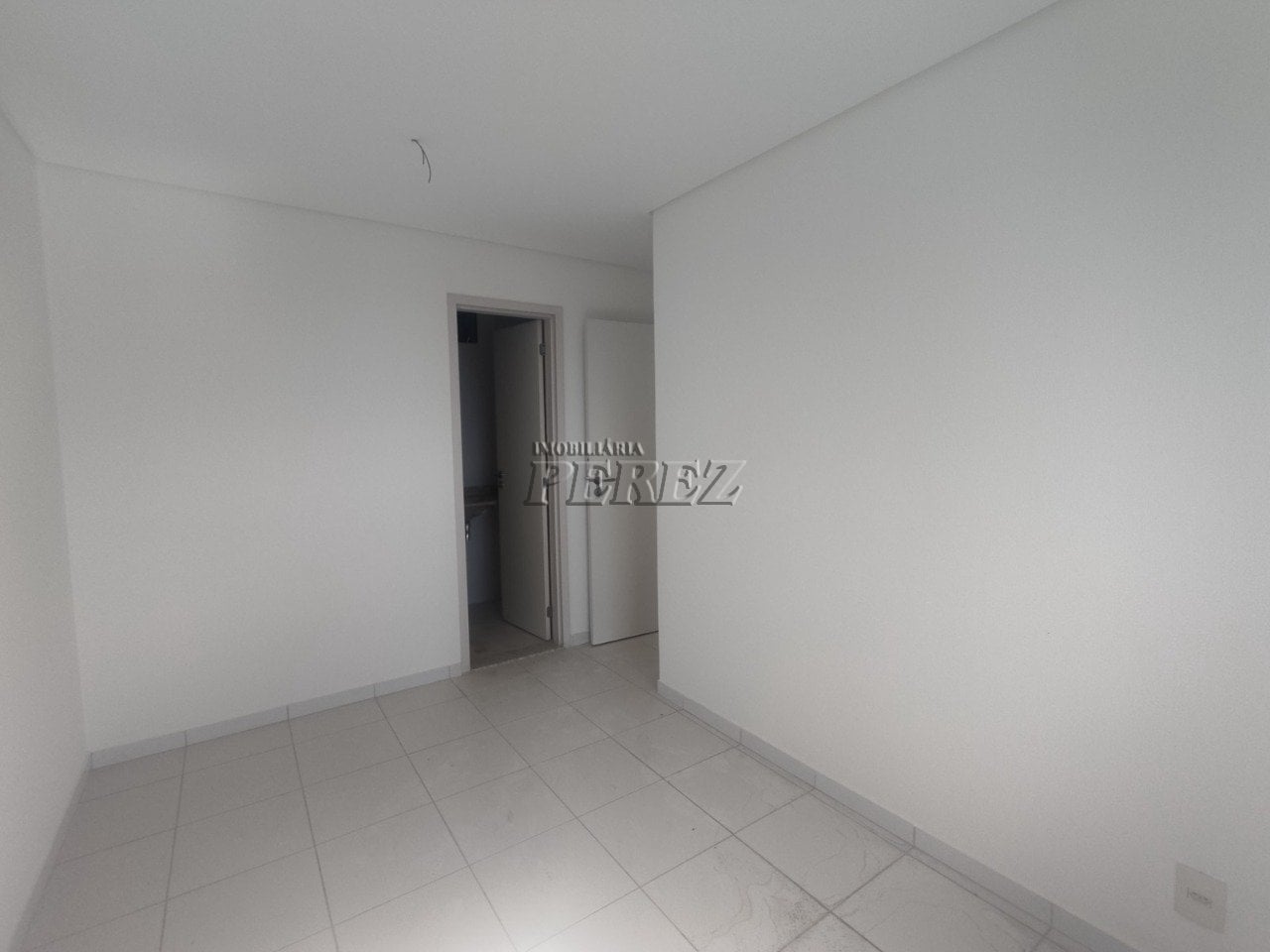 Apartamento à venda no Condomínio Jardim de Ester - Centro de Londrina