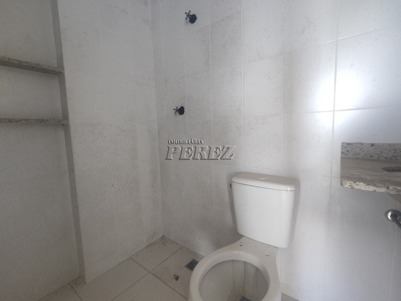 Apartamento à venda no Condomínio Jardim de Ester - Centro de Londrina