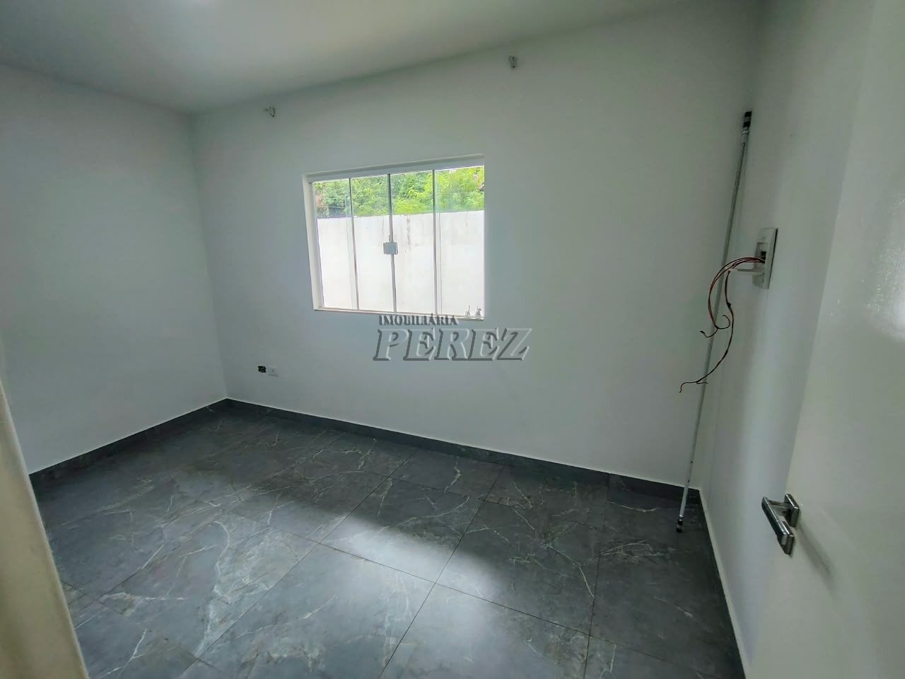 Casa à venda e locação na região leste de Londrina - Cambezinho