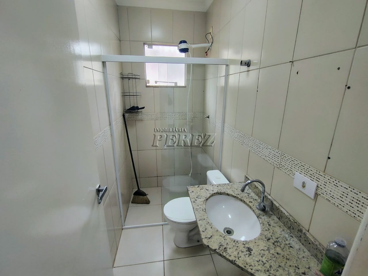 Casa à venda e locação na região leste de Londrina - Cambezinho