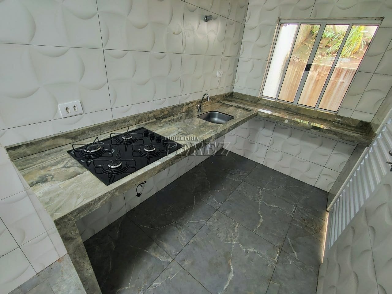 Casa à venda e locação na região leste de Londrina - Cambezinho