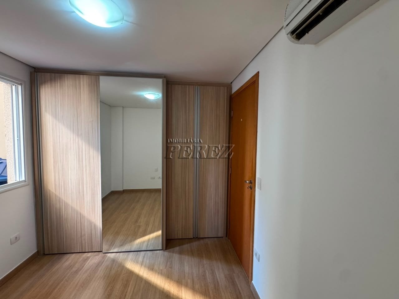Apartamento para Locação no Centro de Londrina com 3 Quartos, Suíte, Churrasqueira e 2 Vagas