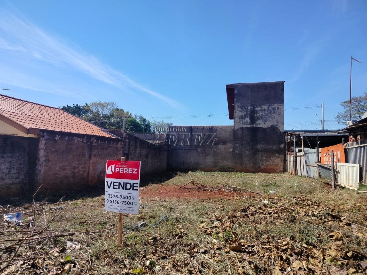 Terreno à venda no Conjunto Milton Gavetti, região norte de Londrina