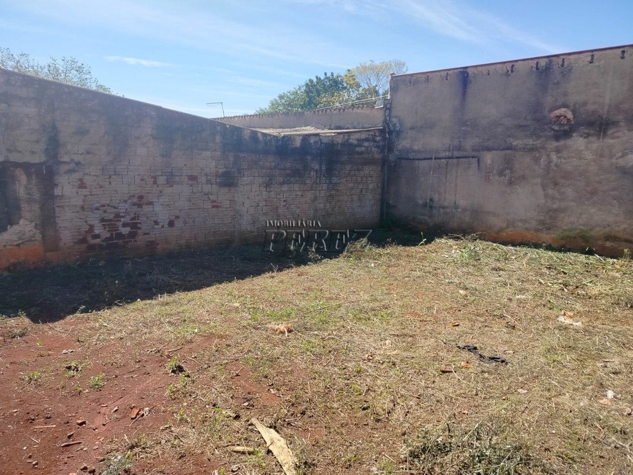 Terreno à venda no Conjunto Milton Gavetti, região norte de Londrina