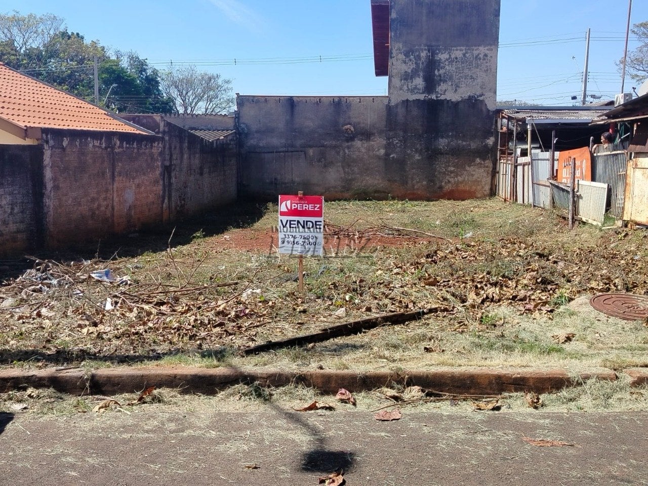 Terreno à venda no Conjunto Milton Gavetti, região norte de Londrina