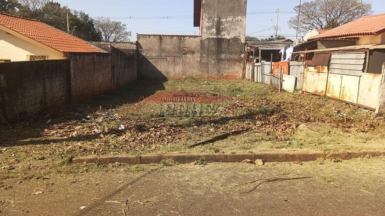 Terreno à venda no Conjunto Milton Gavetti, região norte de Londrina